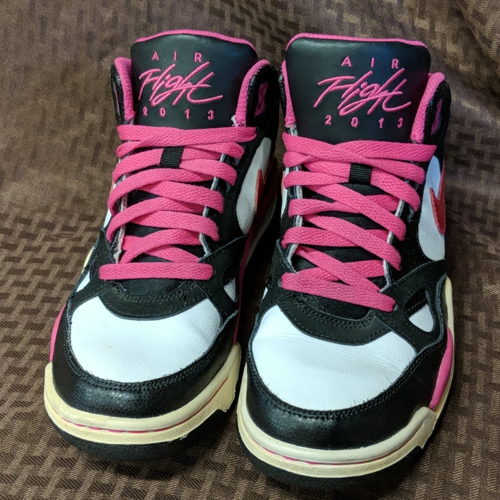 Nike - Picture 3 of 15